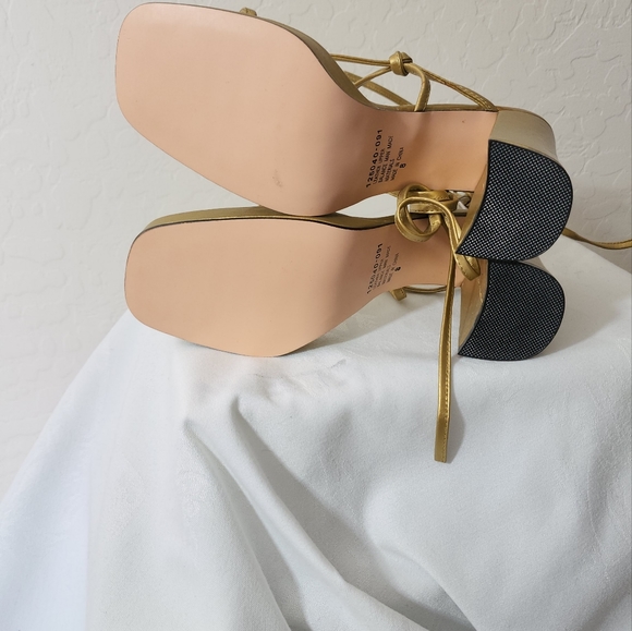 NWOT COLIN STUART Gold Strappy stack heel shoes - Picture 2 of 7